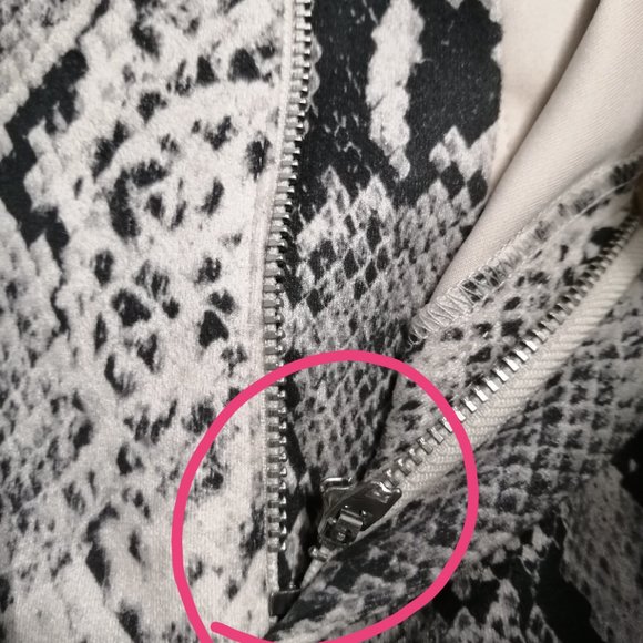 BNWT Sunset + Spring Women's Stretch Pants Snake Size Large - Picture 9 of 9